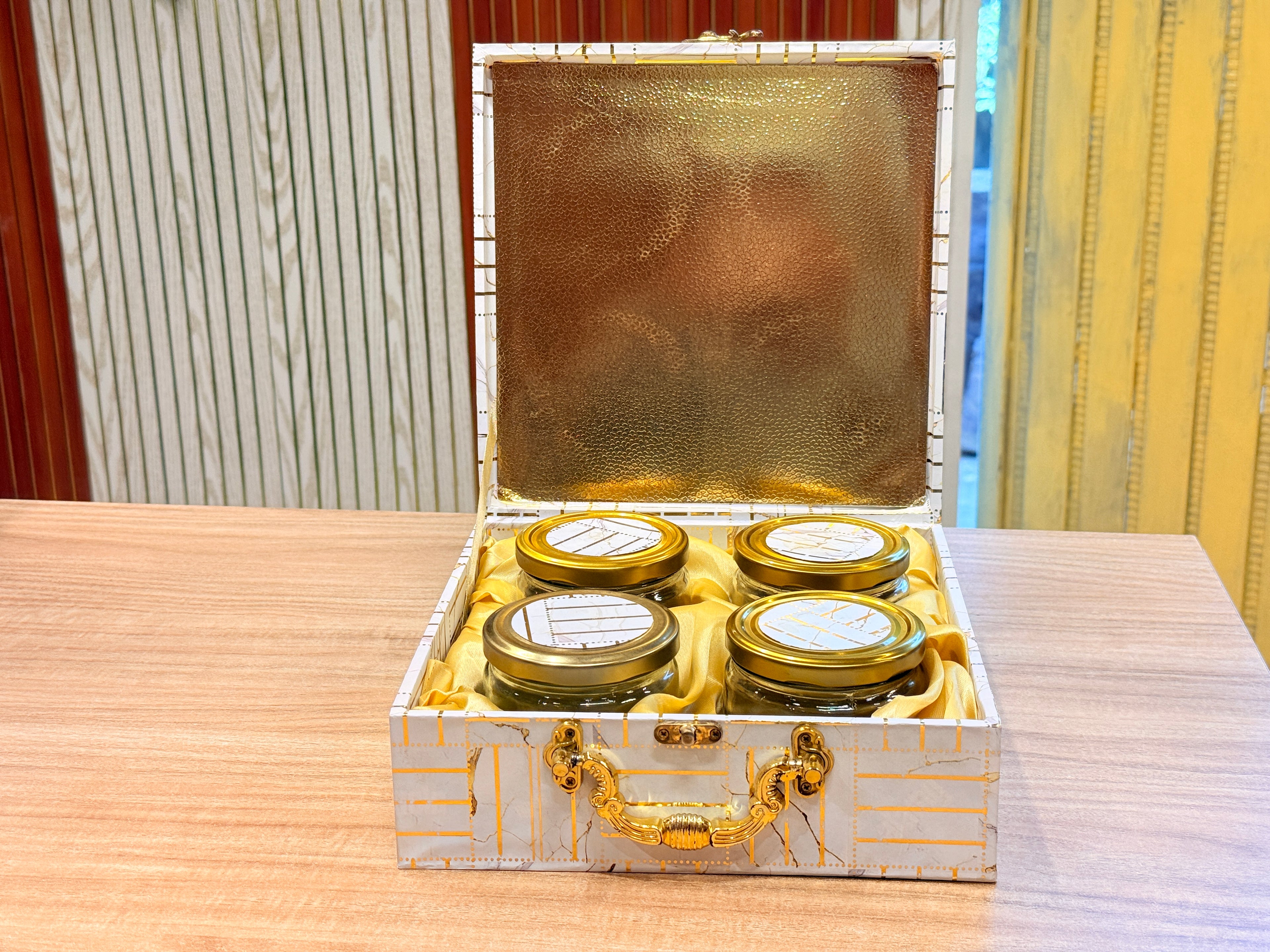 4 JAR White Line Gold Foil Hamper Box
