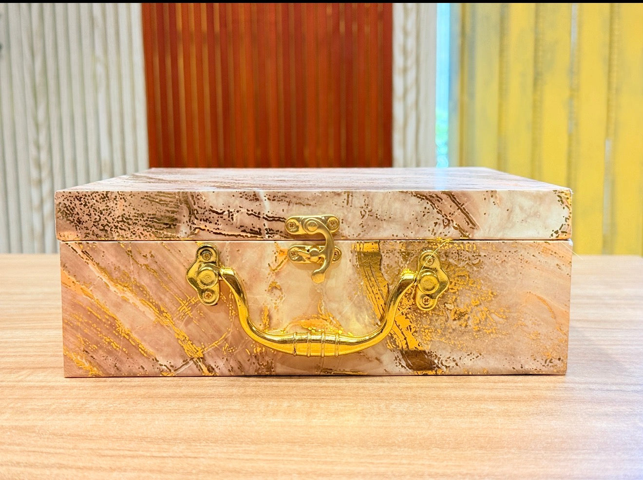 2 Jar & 10 Cavity Green Marble Foil Hamper Box