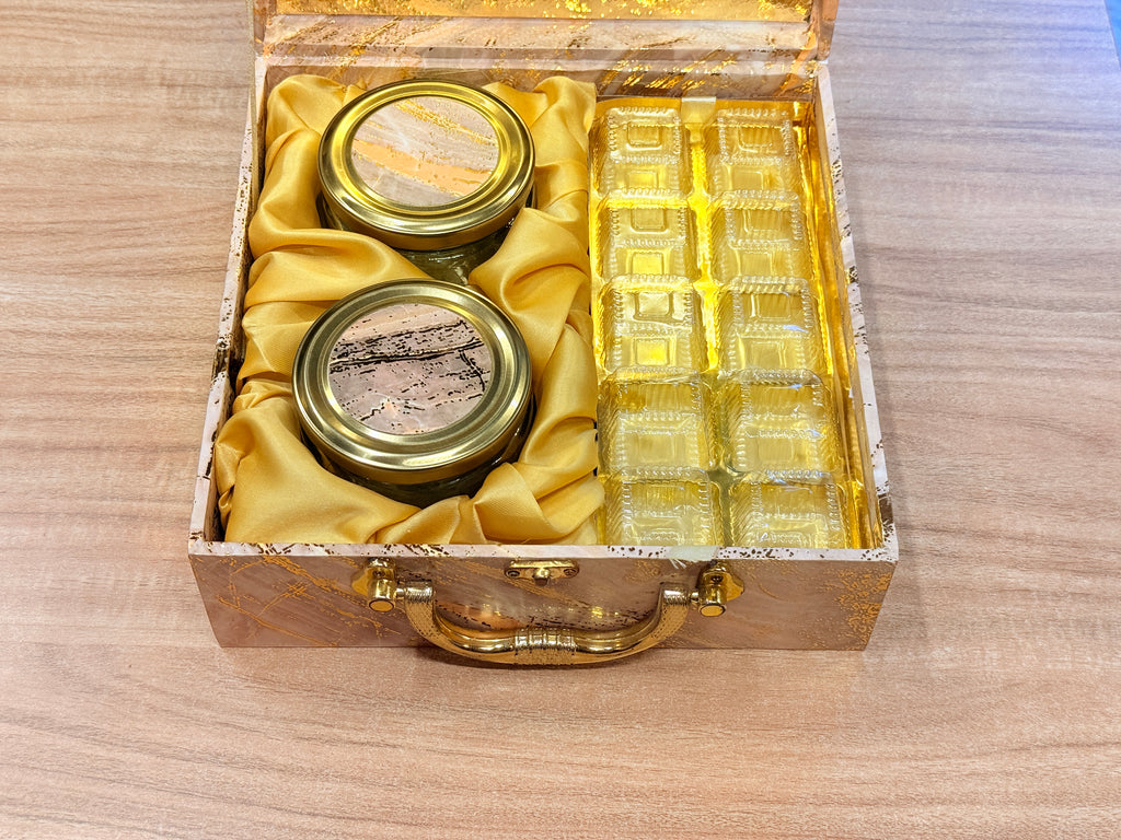 2 Jar & 10 Cavity Green Marble Foil Hamper Box