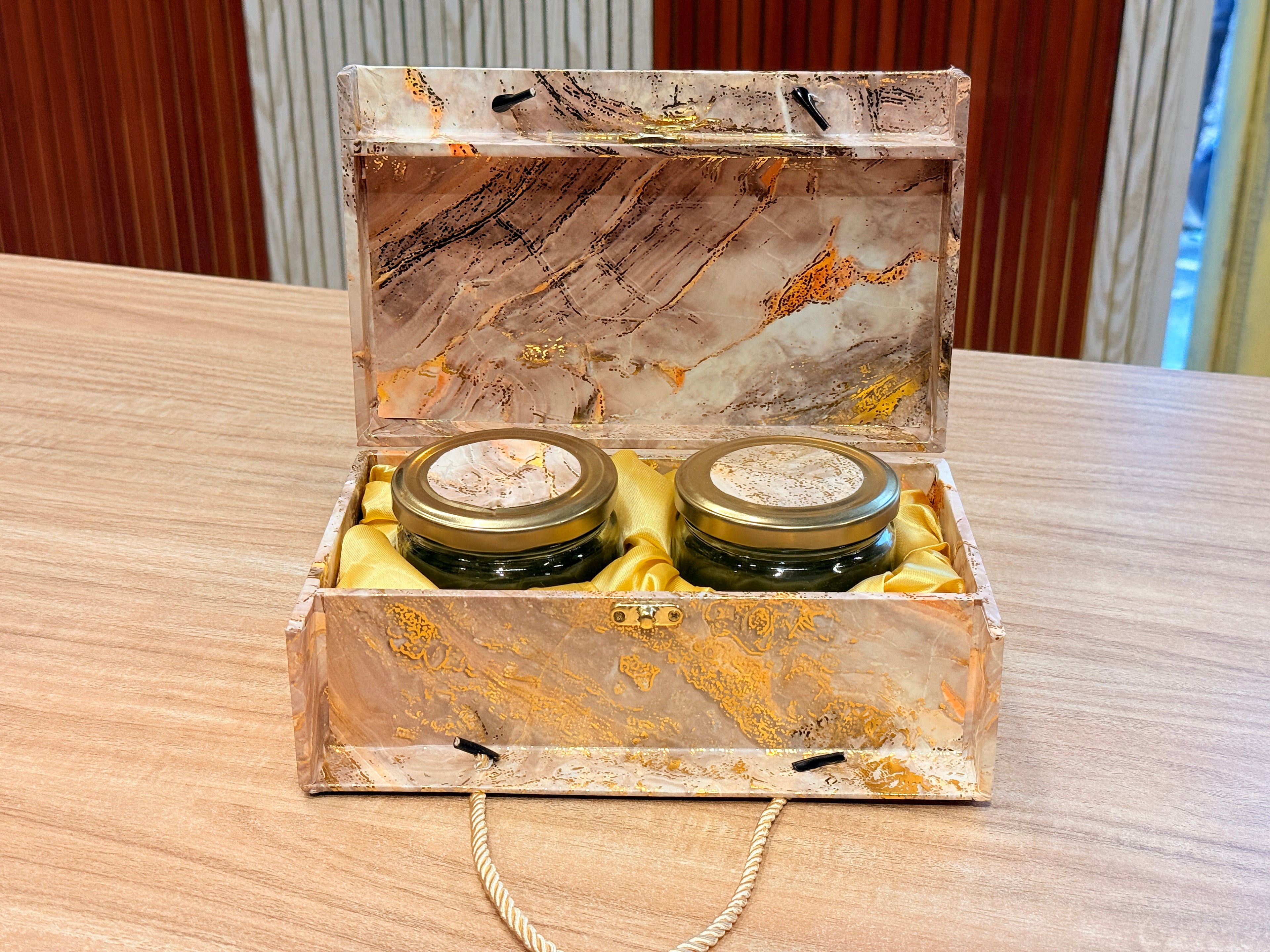 2 Jars Green Foil Carry Bag Style Gift Box