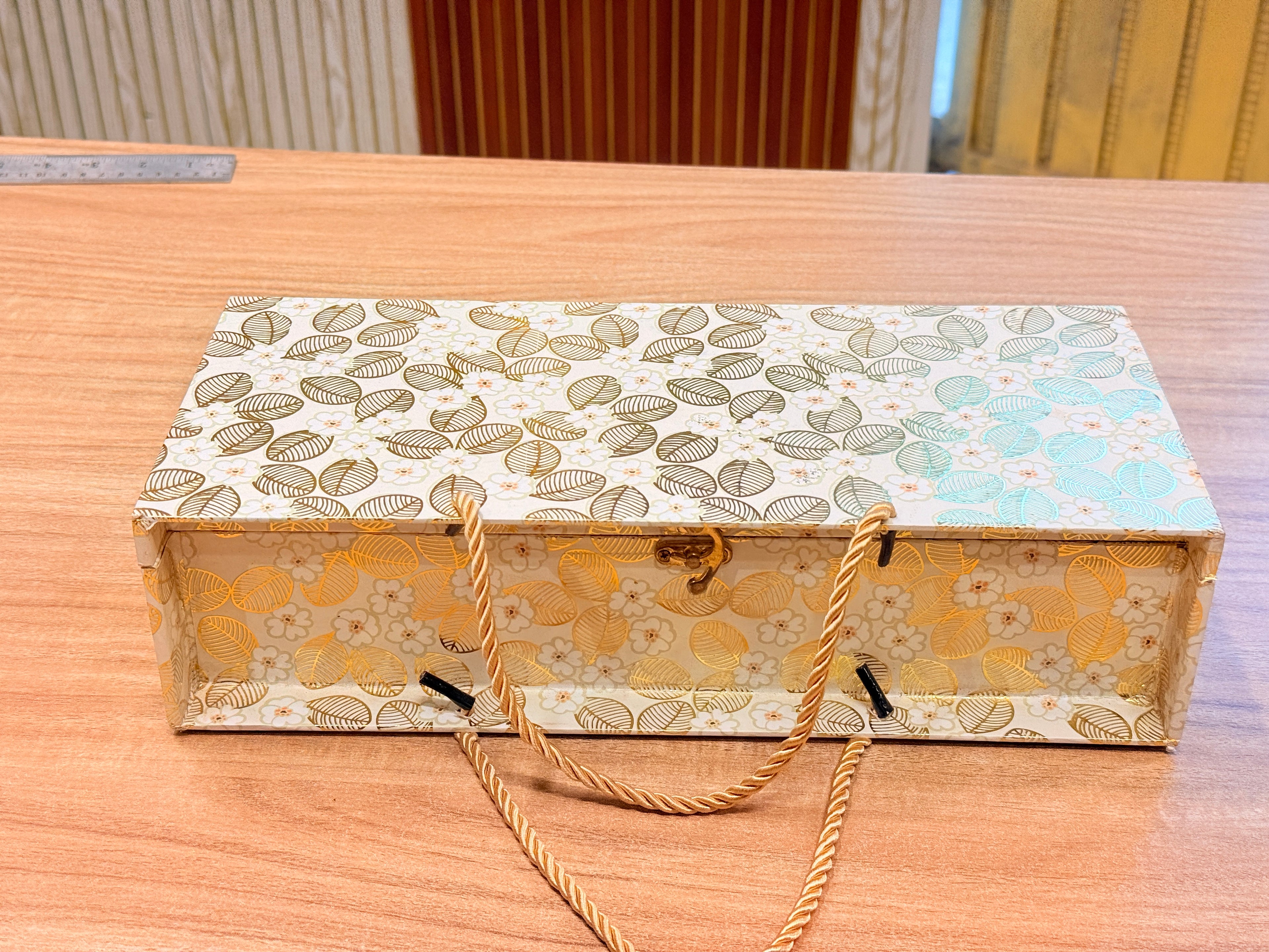 3 Jar New Leaf  Foil Carry Bag Style  Box