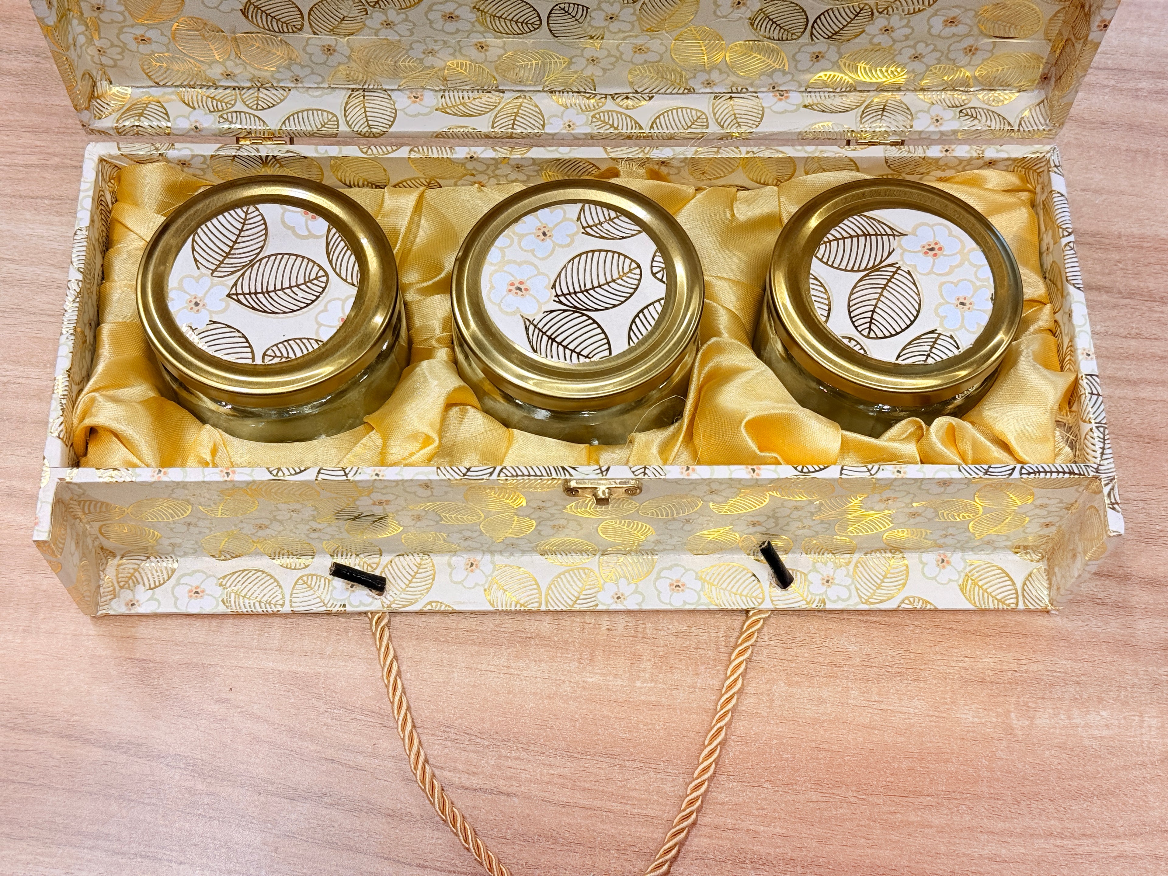 3 Jar New Leaf  Foil Carry Bag Style  Box