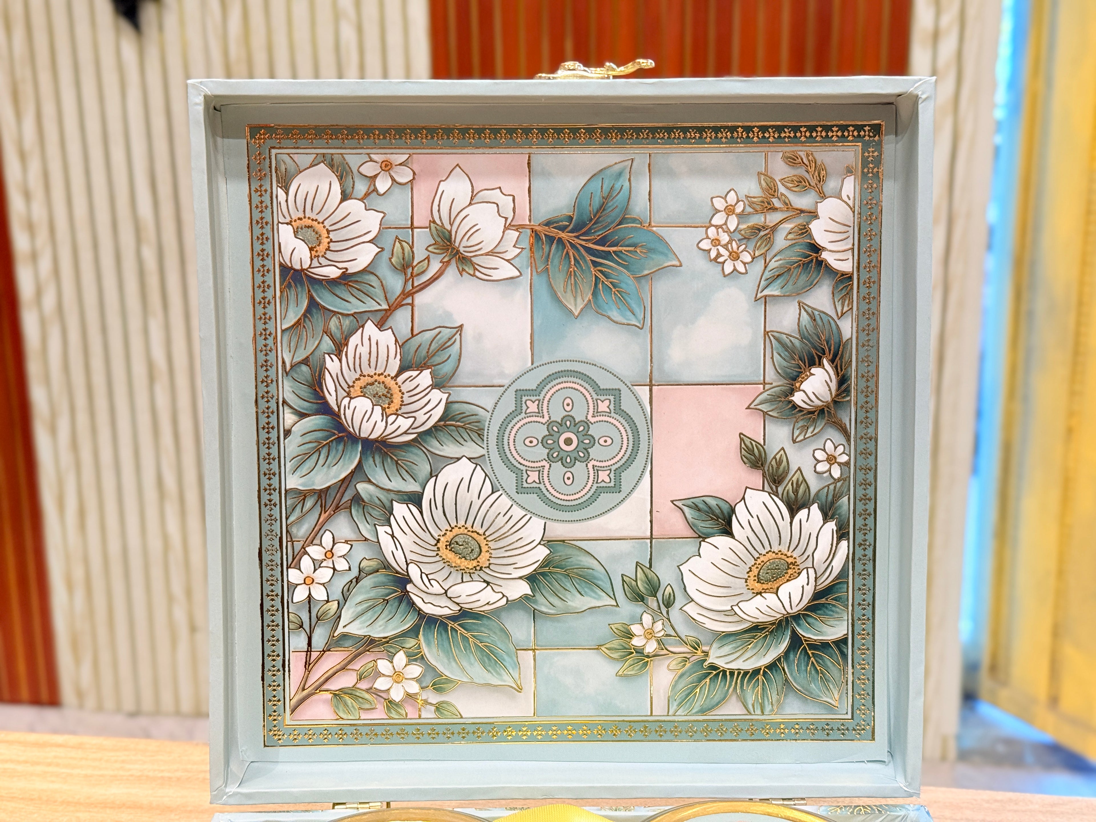 4 Jar Flower Light Green MGI Floral Heritage Hamper Box