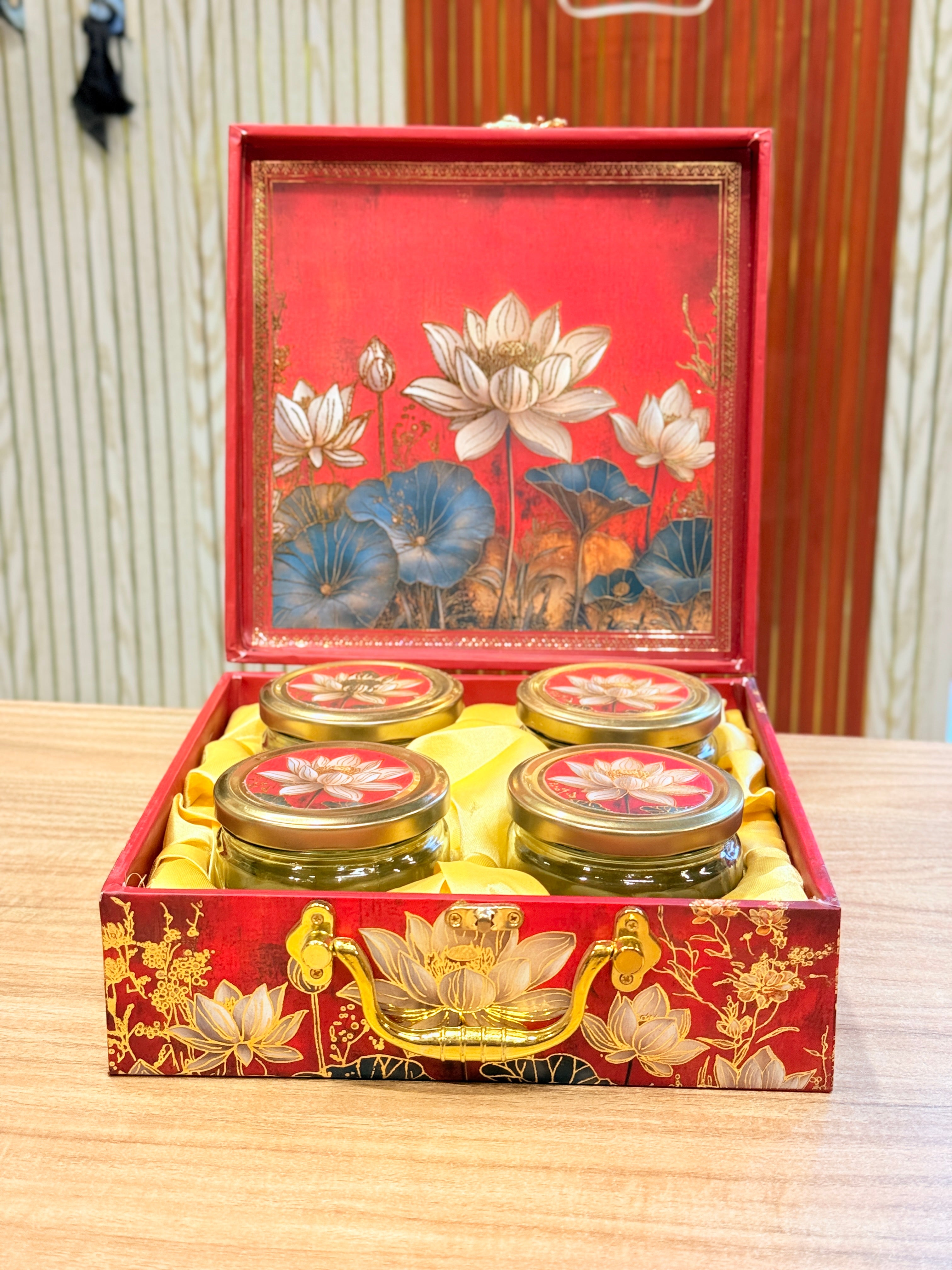 4 Jar Lotus print MGI Royal Mandala Gift Box with Handle