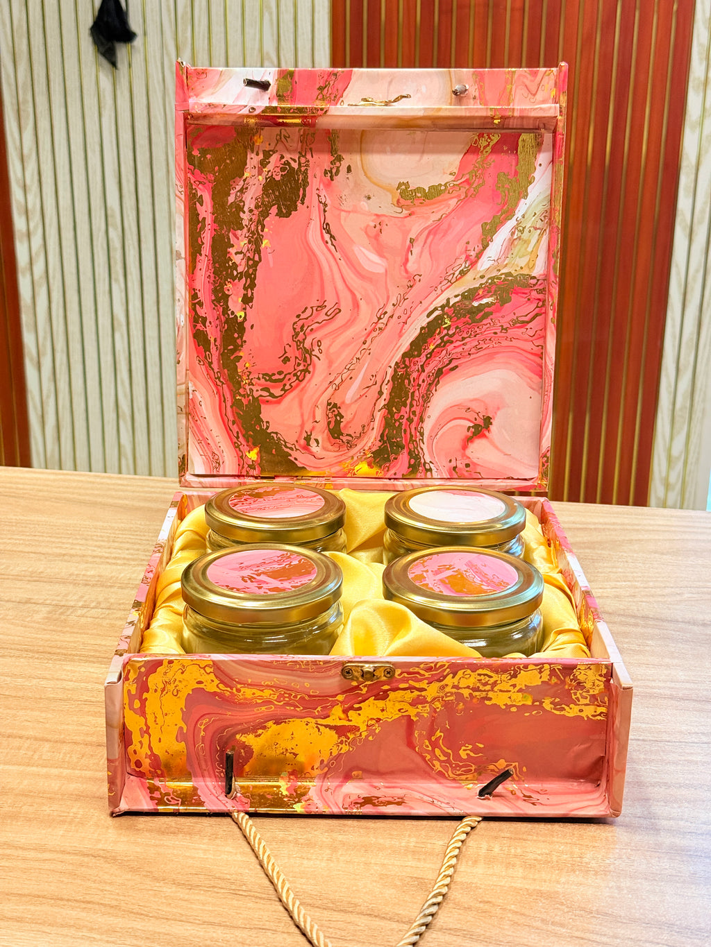 4 Jar Pink Foil Carry Bag style Hamper Box