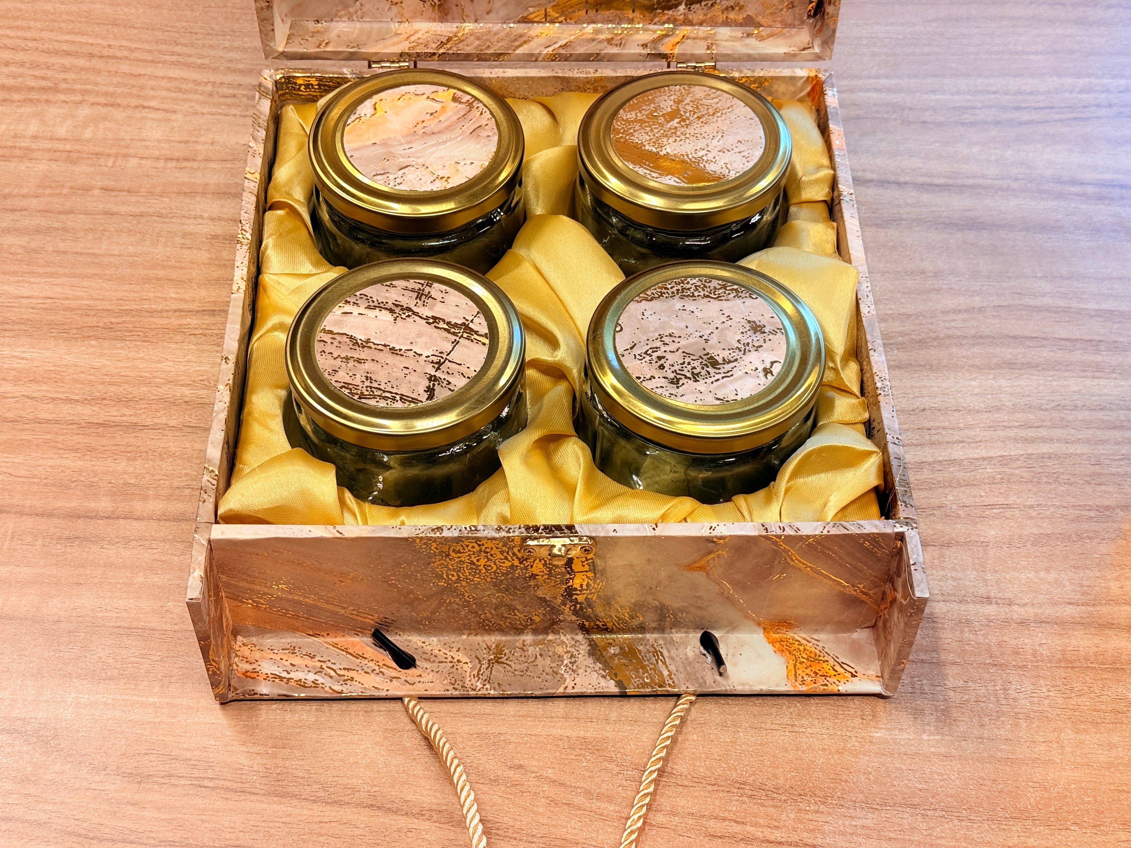 4 Jar Green Foil Carry Bag Luxury Hamper Box