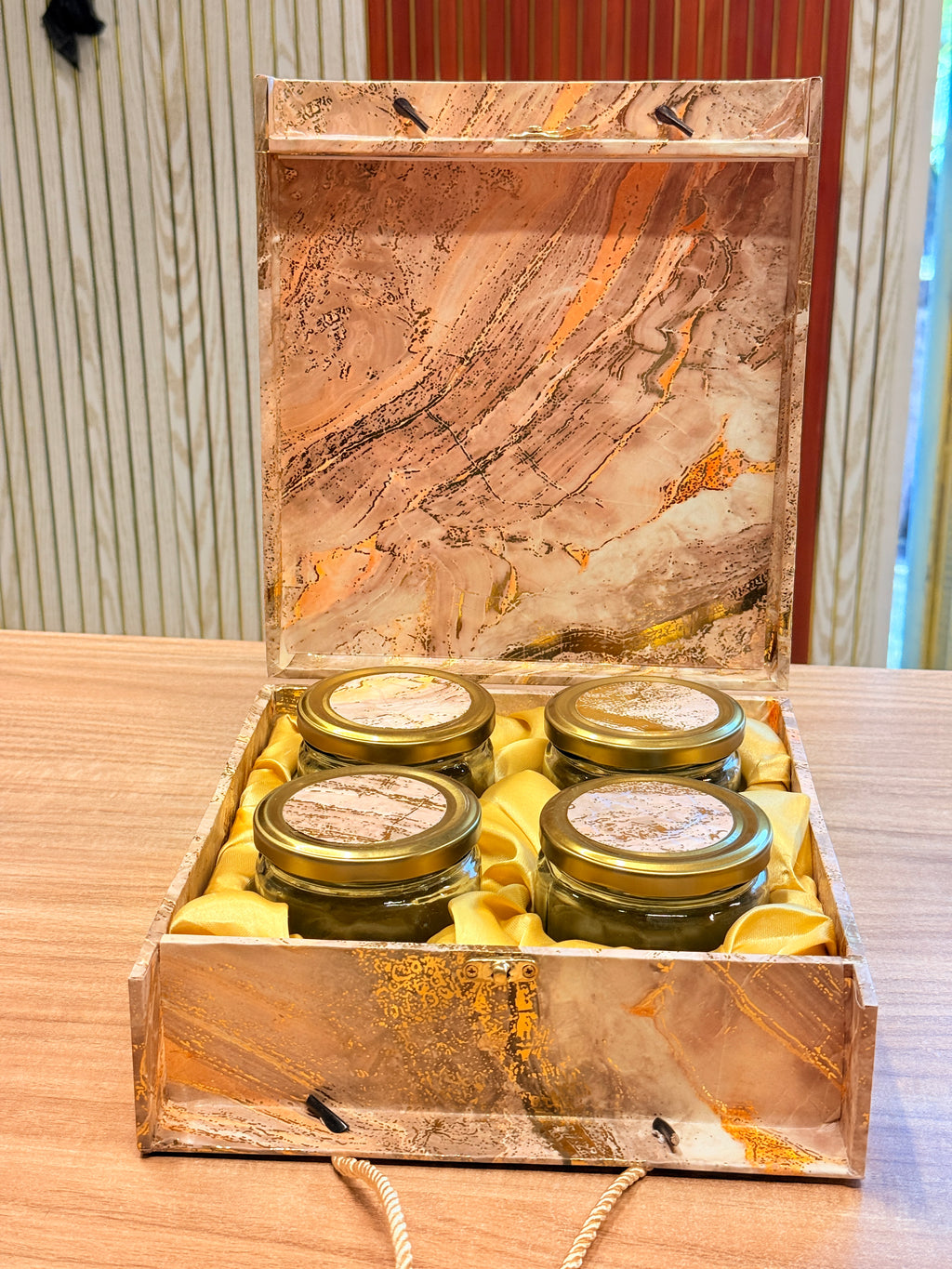 4 Jar Green Foil Carry Bag Luxury Hamper Box