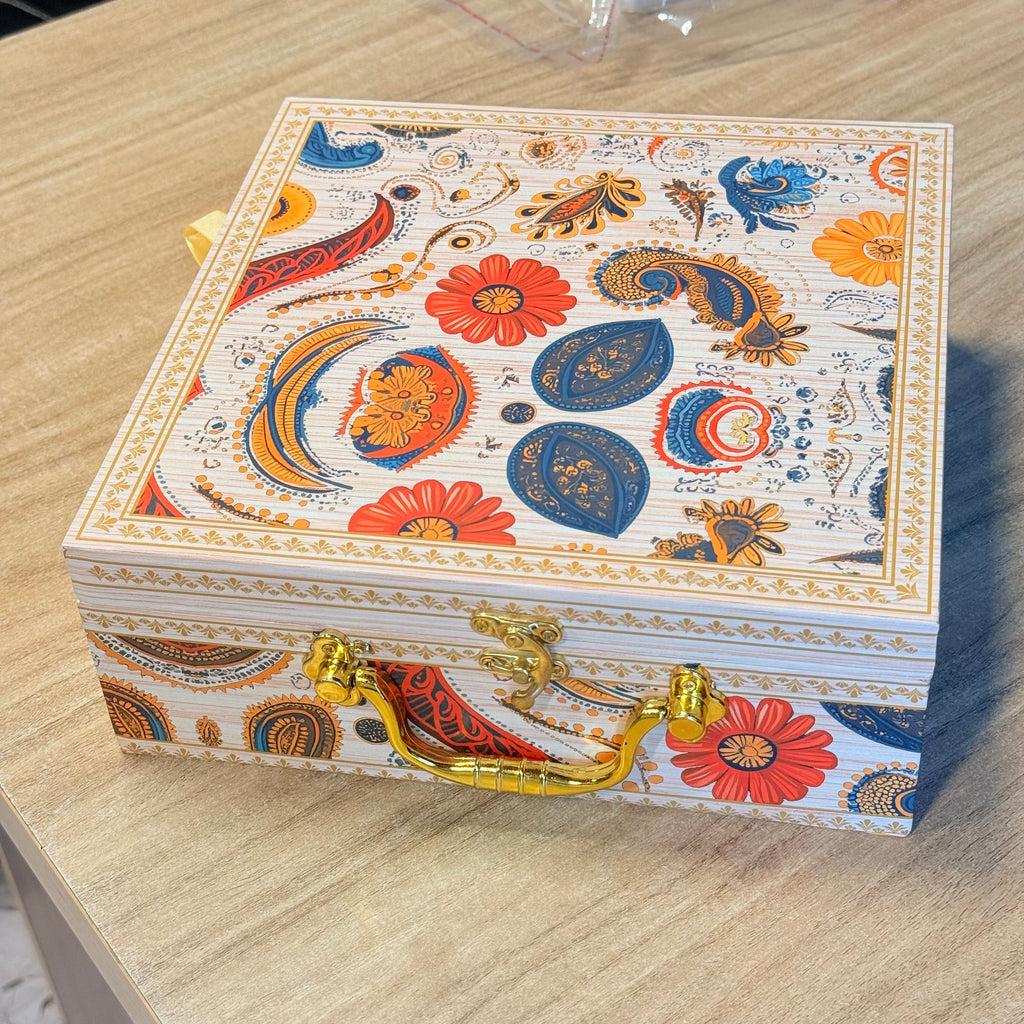 4 Jar Cream Print Luxury Hamper Box